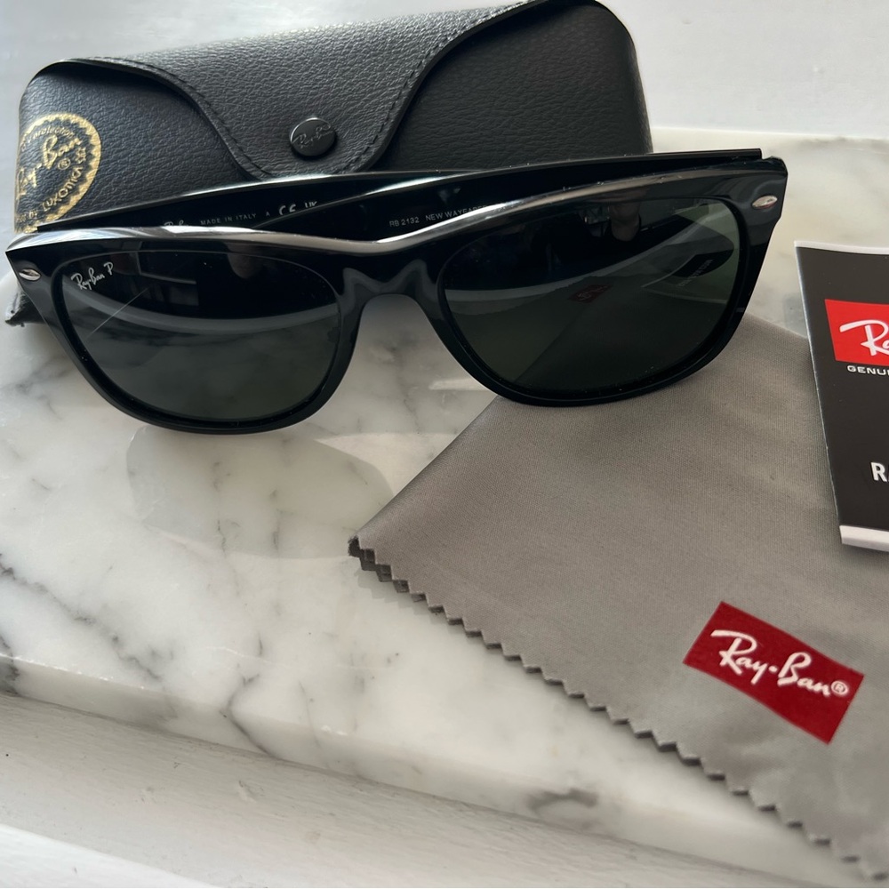 Ray-Ban Polarized New Wayfarer RB 2132